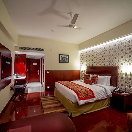 Ramada By Wyndham Jaipur Jaisinghpura Hotel Eksteriør billede