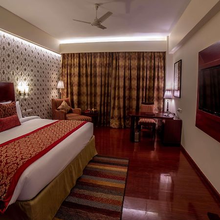 Ramada By Wyndham Jaipur Jaisinghpura Hotel Eksteriør billede