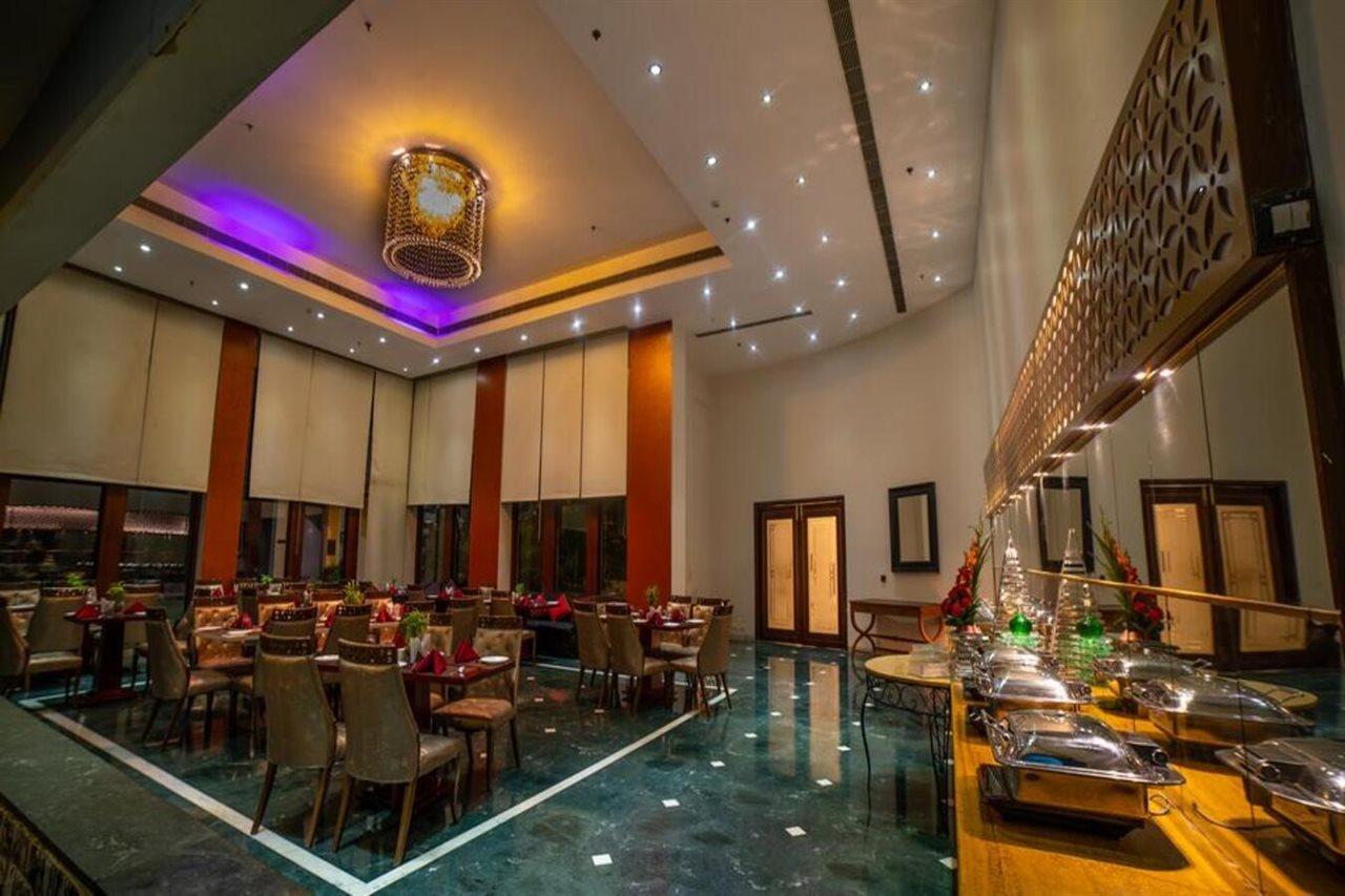 Ramada By Wyndham Jaipur Jaisinghpura Hotel Eksteriør billede