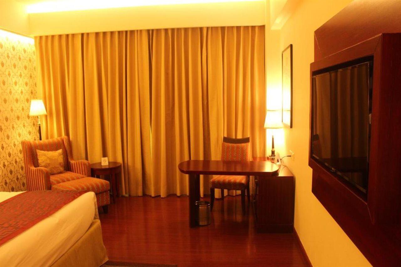 Ramada By Wyndham Jaipur Jaisinghpura Hotel Eksteriør billede