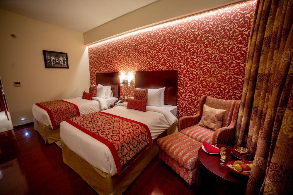 Ramada By Wyndham Jaipur Jaisinghpura Hotel Eksteriør billede