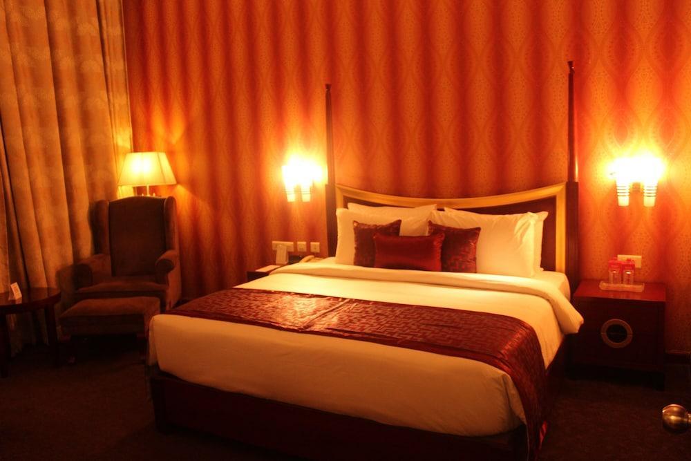 Ramada By Wyndham Jaipur Jaisinghpura Hotel Eksteriør billede