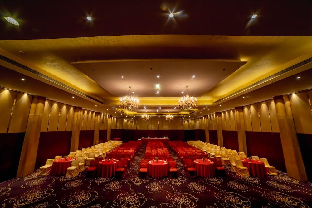 Ramada By Wyndham Jaipur Jaisinghpura Hotel Eksteriør billede