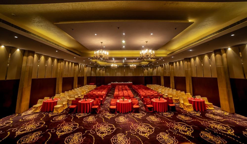 Ramada By Wyndham Jaipur Jaisinghpura Hotel Eksteriør billede
