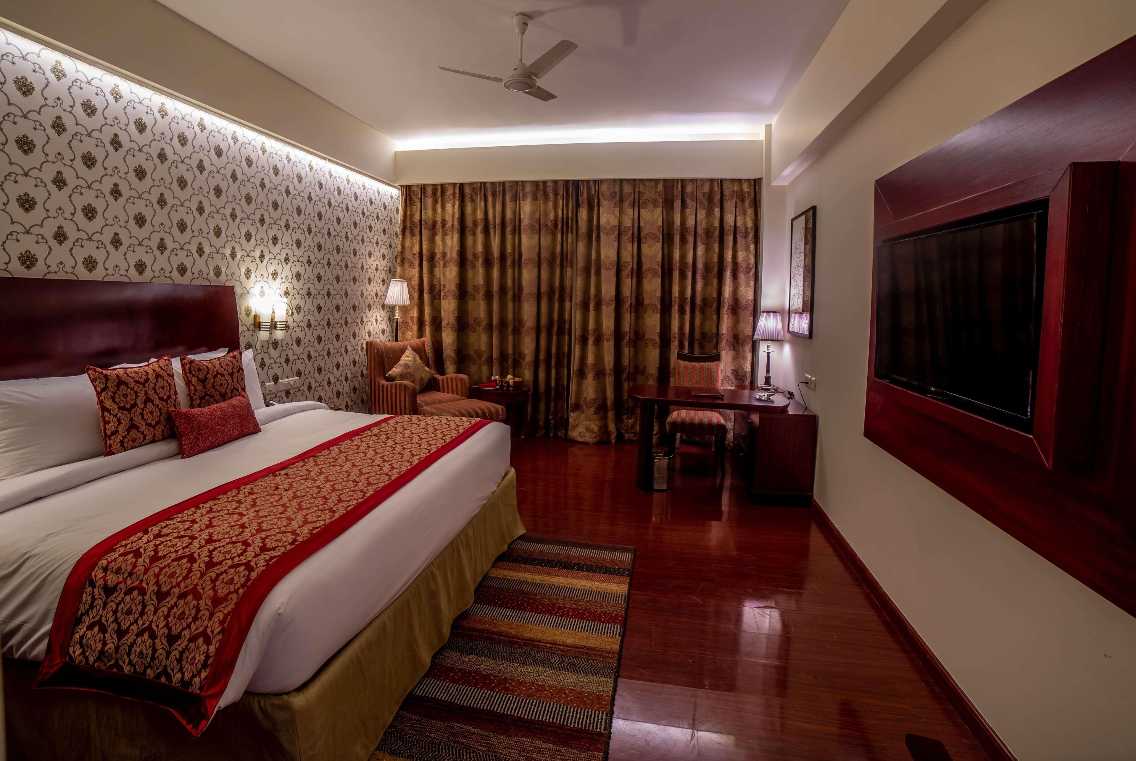 Ramada By Wyndham Jaipur Jaisinghpura Hotel Eksteriør billede