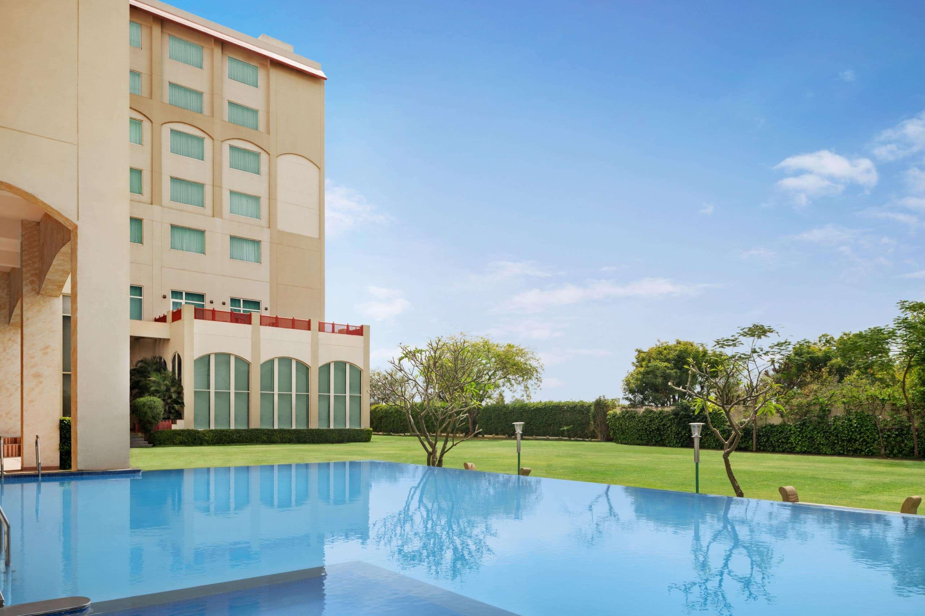 Ramada By Wyndham Jaipur Jaisinghpura Hotel Eksteriør billede