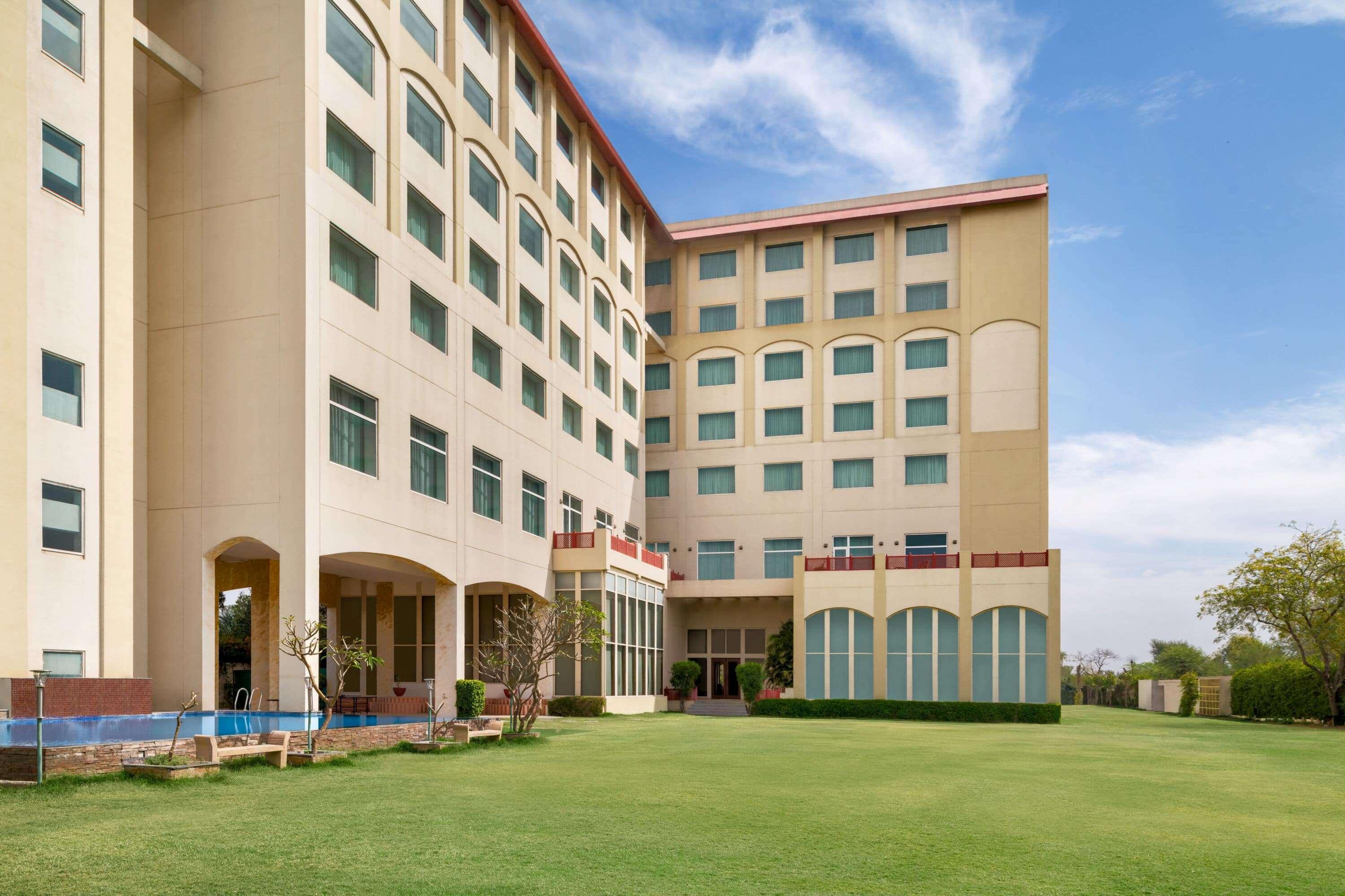 Ramada By Wyndham Jaipur Jaisinghpura Hotel Eksteriør billede